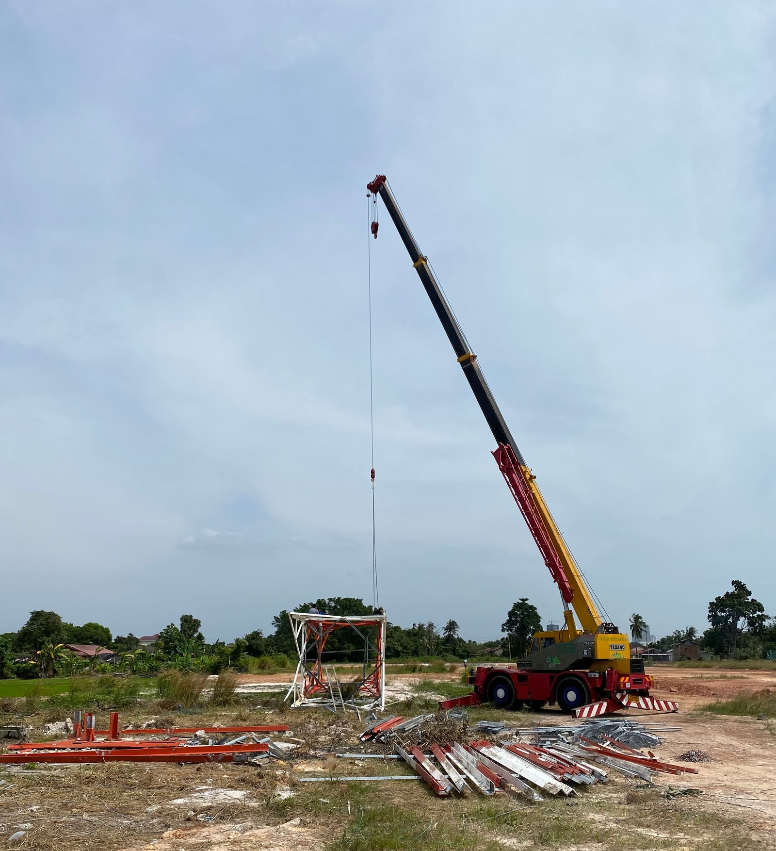 Job Supply Crane 80 Ton & 25 Ton with Fly Jib 64.3m Dismatled Tower Communications & Repair Access Road